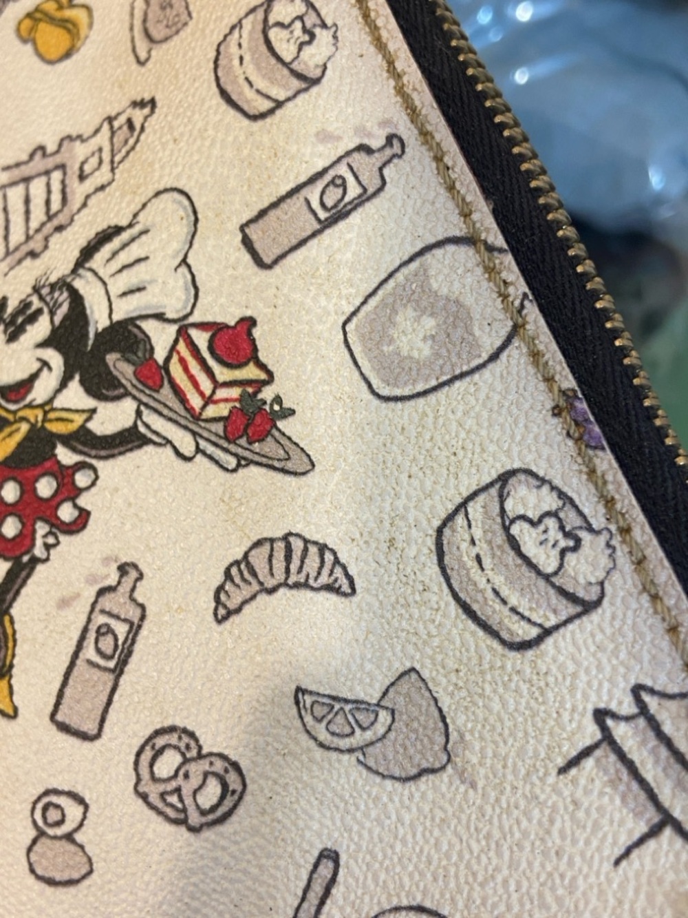 Disney Dooney & Bourke Figment Crossbody 2018 Epcot Food Wine Festival Bag READ - Picture 14 of 16